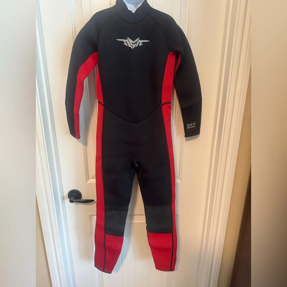 NWOT SeaSkin Youth Full Wetsuit Sz 12 – Black/Red – Surf, Swim, Dive, Kayak